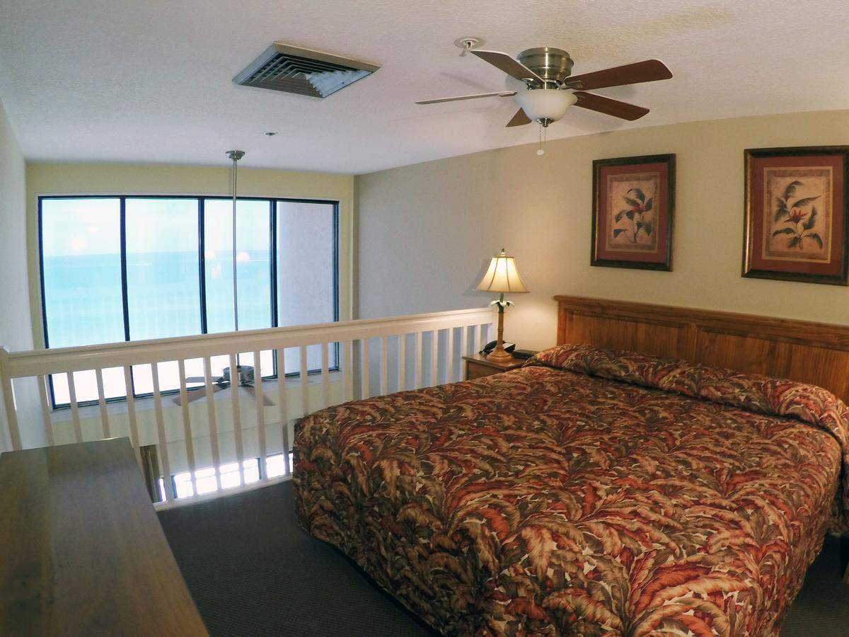 Island Gulf Resort St. Pete Beach Exterior photo